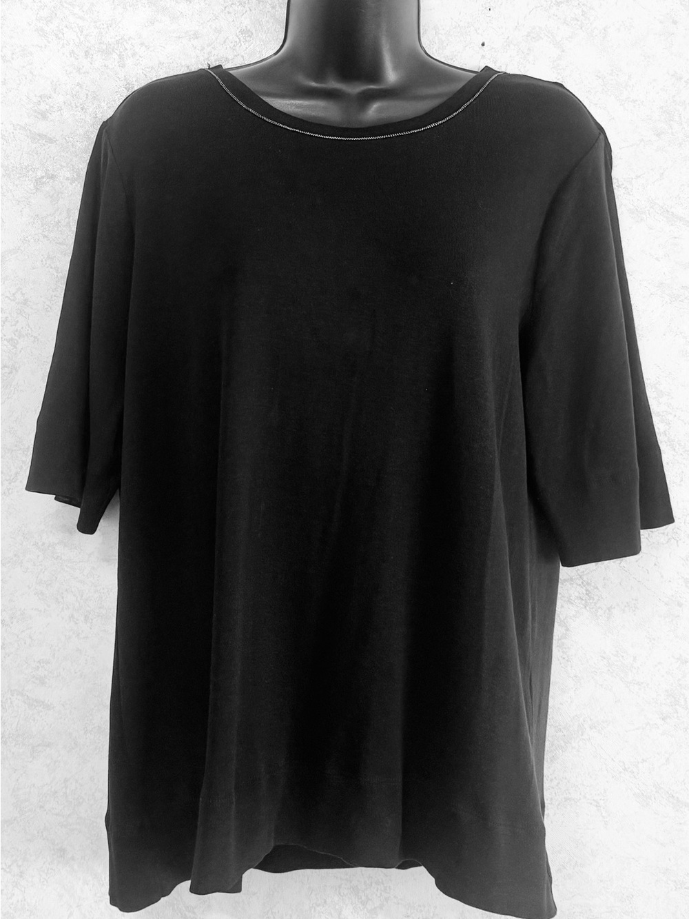 Chico's Women's Black Pull Over Top Silver Thread at Neck Stretch Size 2